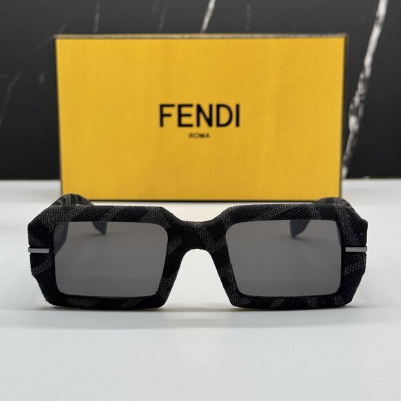 NEW FE40074U 05A FENDI SUNGLASSES BLACK GREY UNISEX EYEWEAR FENDI